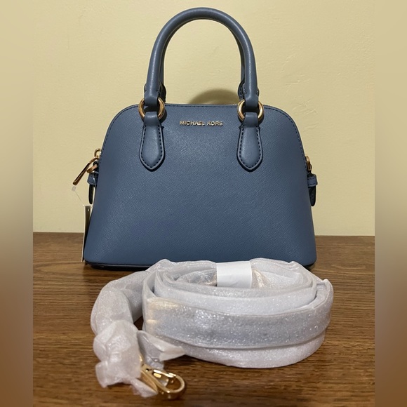 MICHAEL KORS
Veronica Extra-Small Saffiano Leather Crossbody Bag - Picture 7 of 11